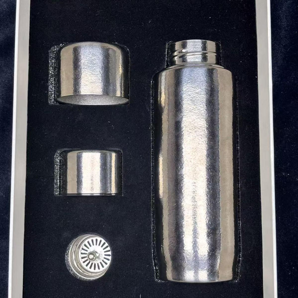 2025 Pure Titanium Insulated Magnetic Temperature Display Cup - Antibacterial, Fresh-Keeping for Men and Women, Light Luxury Design 410ml
2025 Pure Titanium Insulated Magnetic Temperature Display Cup - Antibacterial, Fresh-Keeping for Men and Women, Light Luxury Design 410ml