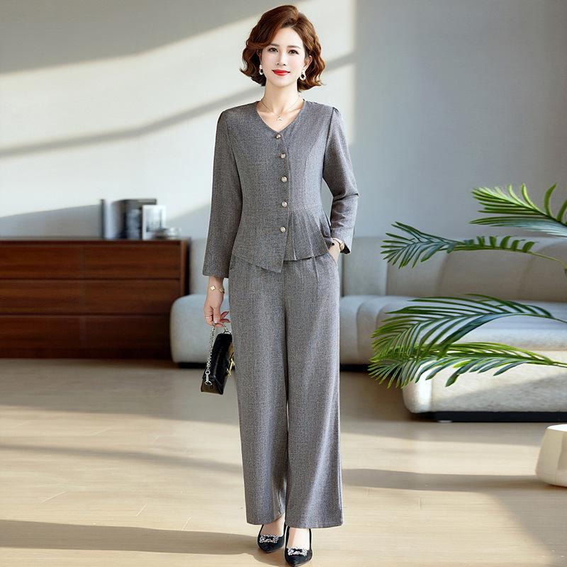 Elegant Spring Two-Piece Set for Moms: Stylish Long-Sleeved Top for Middle-Aged Women - Dignified and Fashionable for Spring/Autumn 2026. 3XL
Elegant Spring Two-Piece Set for Moms: Stylish Long-Sleeved Top for Middle-Aged Women - Dignified and Fashionable for Spring/Autumn 2026. 3XL