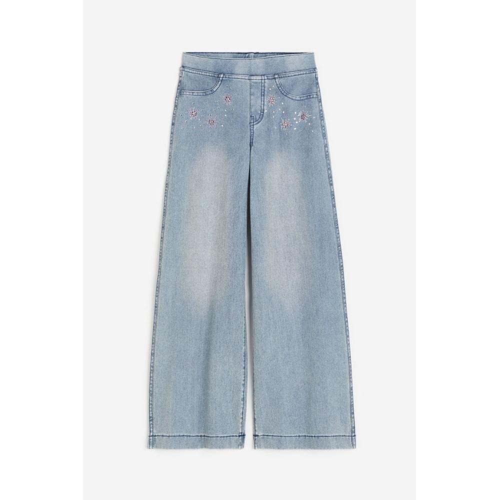 Широкие брюки HM из денима синего цвета со стразами
Широкие брюки HM из денима синего цвета со стразами