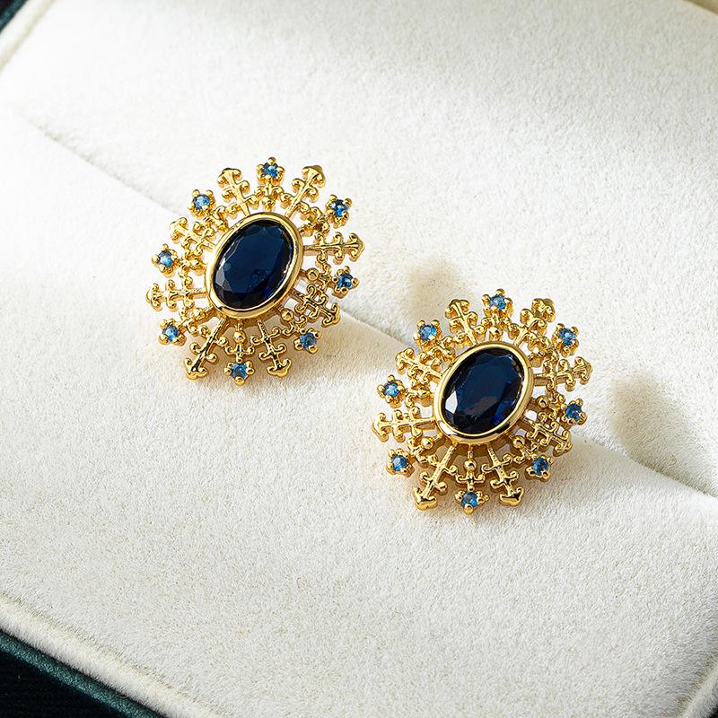 Королевский синий ретро серьги-пусеты овальной формы со снежинками в придворном стиле золотой
Королевский синий ретро серьги-пусеты овальной формы со снежинками в придворном стиле золотой