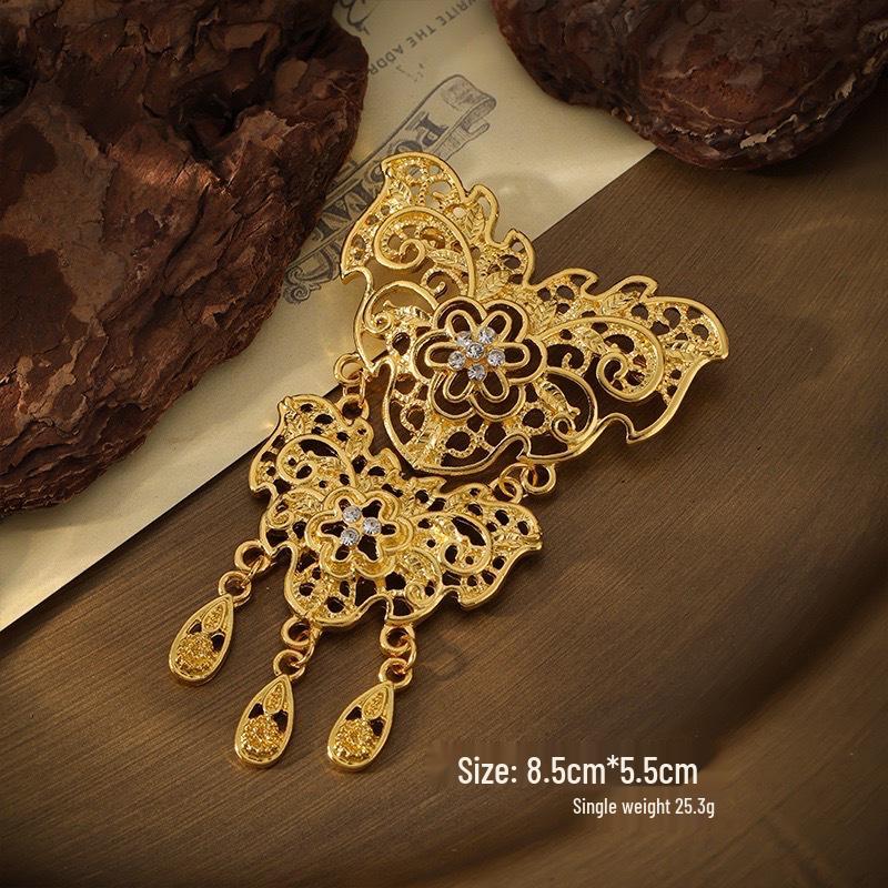 Southeast Asian Tassel Brooch Pin with Rhinestones for Men s and Women s Suits
Southeast Asian Tassel Brooch Pin with Rhinestones for Men s and Women s Suits