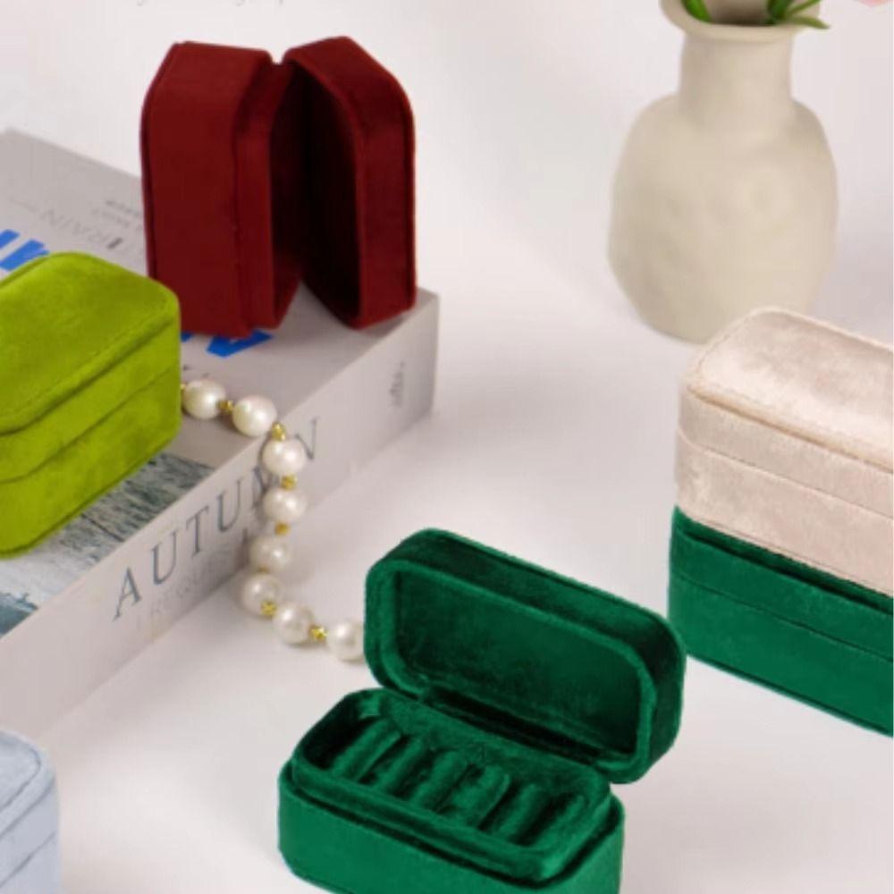 Square Rings Bearer Box Luxury Jewelry Organizer Multi-function Velvet Rings Holder Couple зелений
Square Rings Bearer Box Luxury Jewelry Organizer Multi-function Velvet Rings Holder Couple зелений