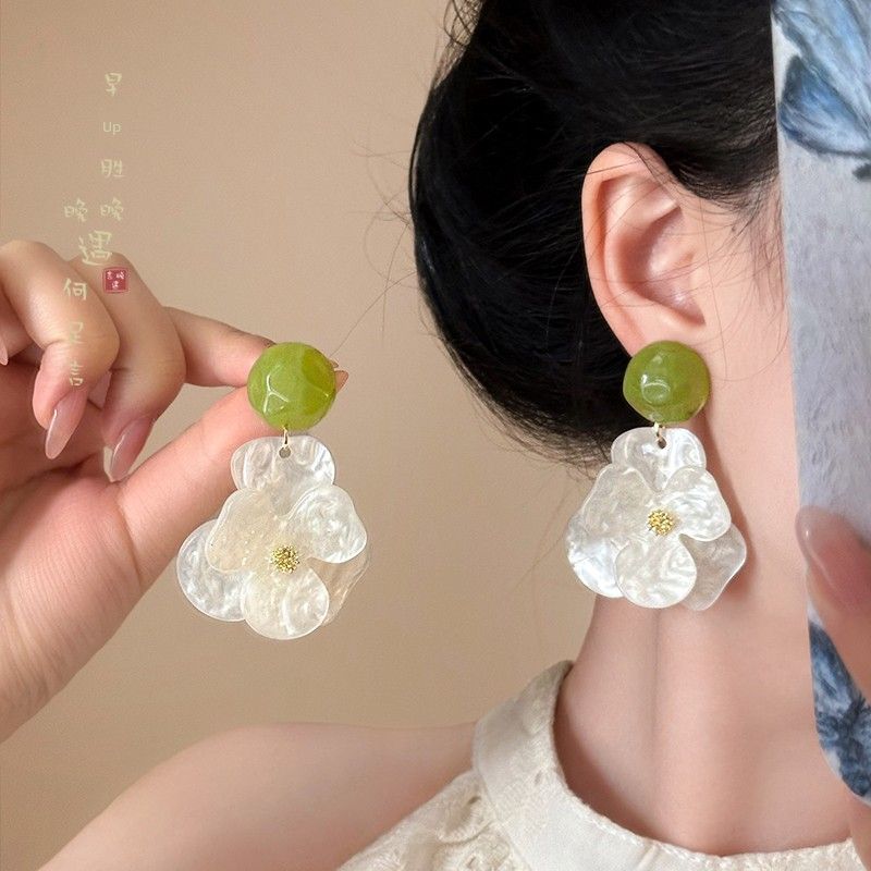 Цветок гардении ~ Новые китайские серьги-пусеты с цветами Женские серьги в весенне-летнем приморском стиле, подходящие для весенних сережек Gardenia open-Silver Needle
Цветок гардении ~ Новые китайские серьги-пусеты с цветами Женские серьги в весенне-летнем приморском стиле, подходящие для весенних сережек Gardenia open-Silver Needle