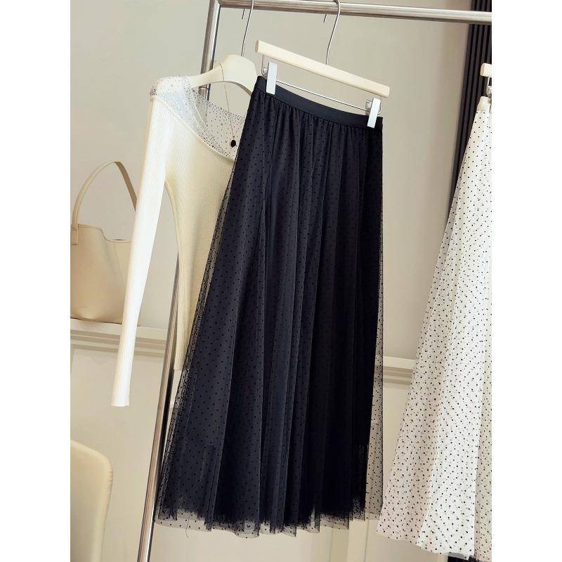 Korean version of small polka dot high-waisted mesh skirt women s spring and summer new temperament a word vertical pendulum medium and long skirt One size fits all чорний
Korean version of small polka dot high-waisted mesh skirt women s spring and summer new temperament a word vertical pendulum medium and long skirt One size fits all чорний