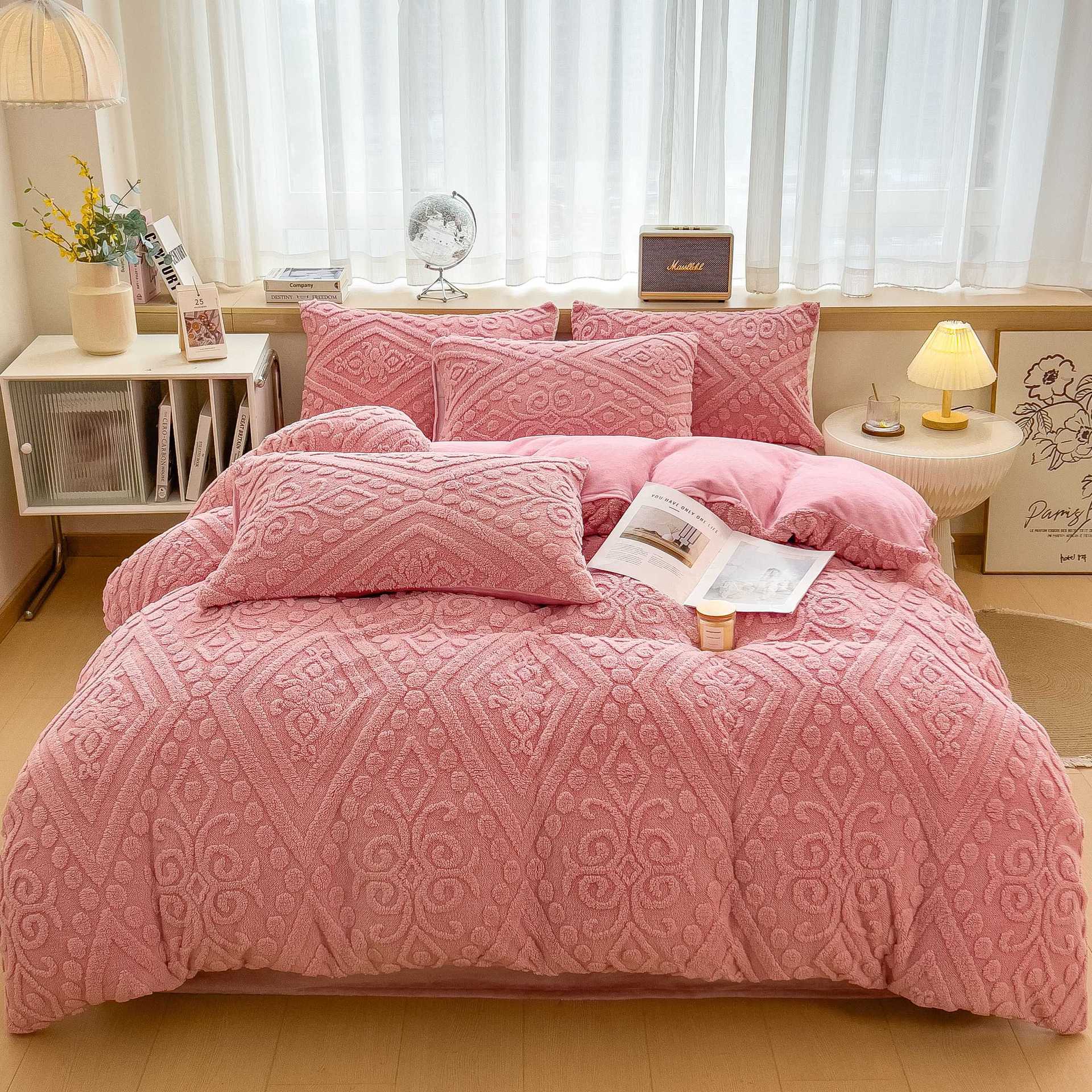 Зимний утолщенный комплект постельного белья из молочного флиса, четырехпредметный, теплый, приятный к коже, простыня, пододеяльник, наволочка 1.5m/1.8m bed