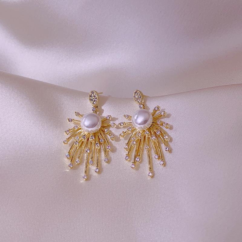 S925 Silver Zircon Pearl Inlaid Fireworks Stud Earrings - Trendy Versatile Jewelry for Women
S925 Silver Zircon Pearl Inlaid Fireworks Stud Earrings - Trendy Versatile Jewelry for Women