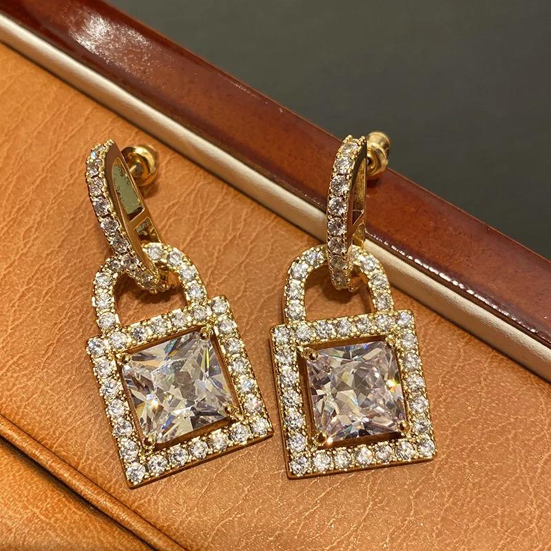 2026 new geometric earrings for women, fashionable French style, high-end fashion, light luxury, paired with Zircon gifts Gold
2026 new geometric earrings for women, fashionable French style, high-end fashion, light luxury, paired with Zircon gifts Gold