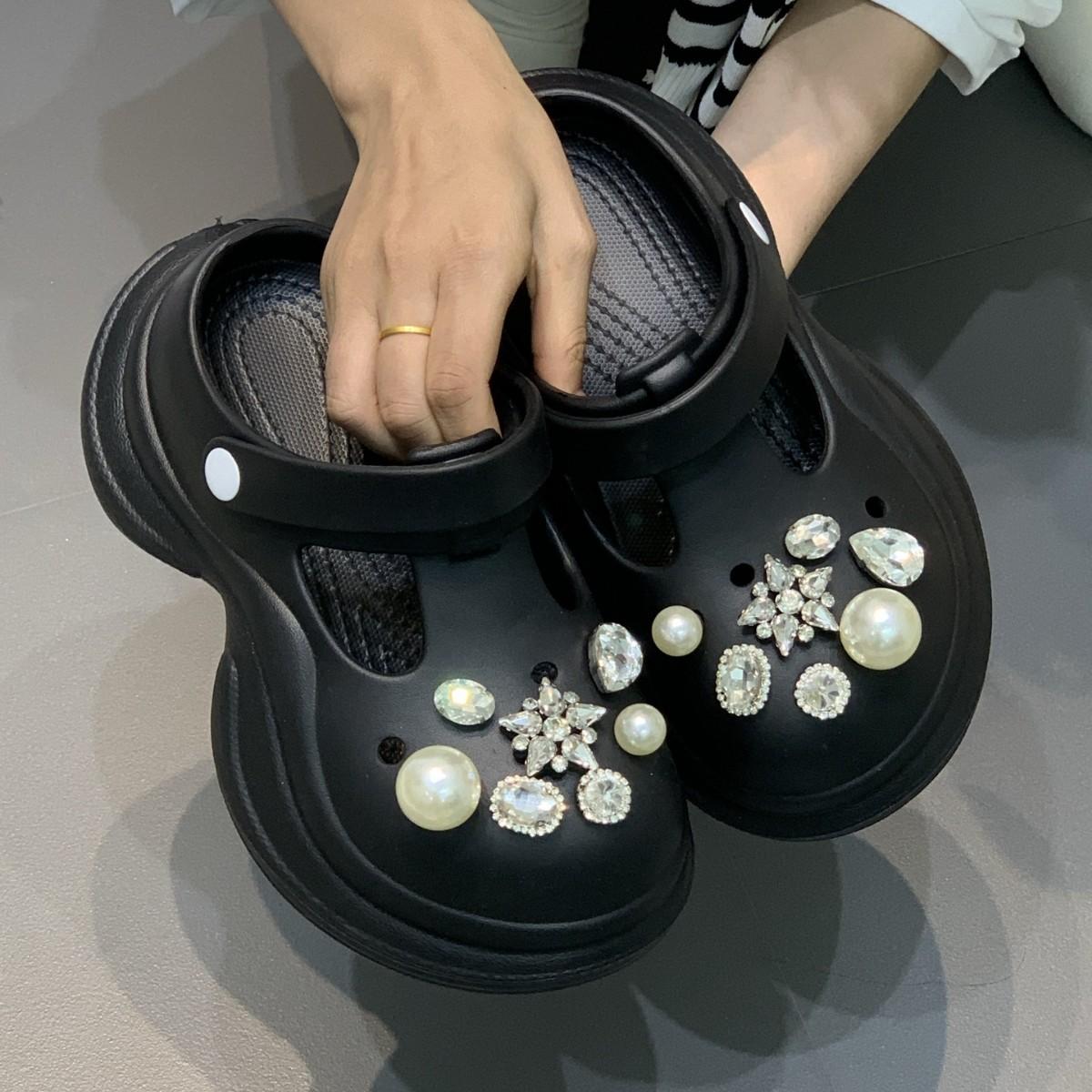 Cave shoes 2025 summer new trend fashion thick sole height increase 7cm non-slip not tired feet breathable bag head slippers 35
Cave shoes 2025 summer new trend fashion thick sole height increase 7cm non-slip not tired feet breathable bag head slippers 35