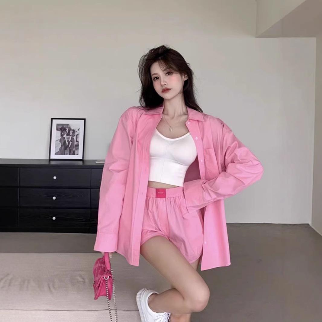 Korean Age-Defying Summer Set: Sun-Proof Long Sleeve Shirt & High Waist Versatile Shorts XL
Korean Age-Defying Summer Set: Sun-Proof Long Sleeve Shirt & High Waist Versatile Shorts XL