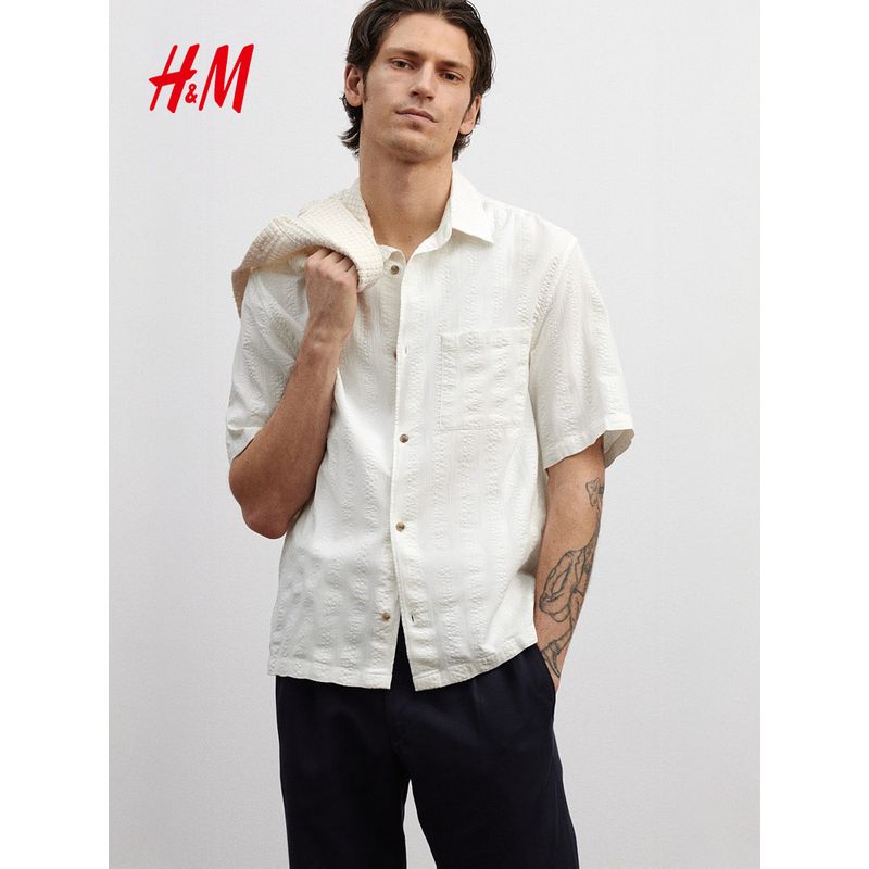 HM Men s Shirt 2025 Summer New Arrival Standard Edition Texture Sensitive Short Sleeve Shirt 1265144 Cream 175/100(M)
HM Men s Shirt 2025 Summer New Arrival Standard Edition Texture Sensitive Short Sleeve Shirt 1265144 Cream 175/100(M)