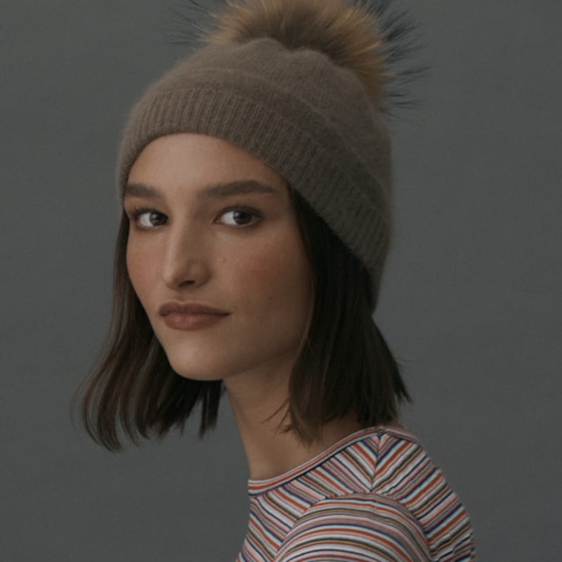 SHINJEO Шапка-бини с помпоном Apple_Темно-синяя FREE
SHINJEO Шапка-бини с помпоном Apple_Темно-синяя FREE