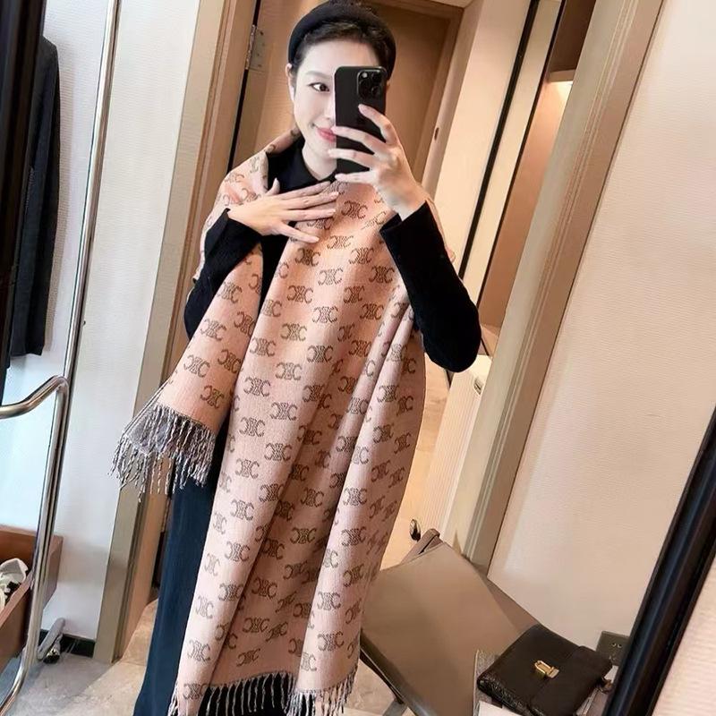 Осень и зима новый шарф женский алфавит высококачественная двусторонняя шаль универсальный теплый утолщенный парный шарф 190CM
Осень и зима новый шарф женский алфавит высококачественная двусторонняя шаль универсальный теплый утолщенный парный шарф 190CM