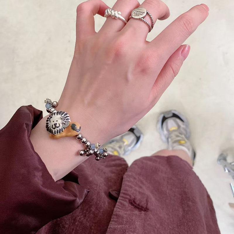 Stone lion pendant beaded bracelet light luxury niche fashion versatile bracelet personalized design sense jewelry women
Stone lion pendant beaded bracelet light luxury niche fashion versatile bracelet personalized design sense jewelry women