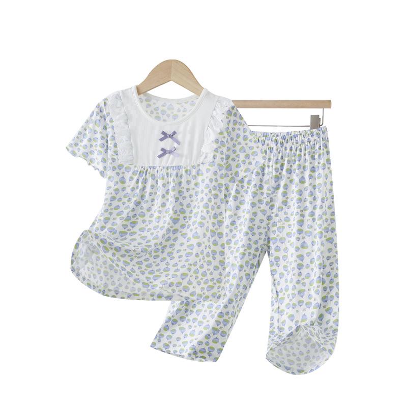 Комплект детской пижамы из шелка с цветочным принтом - Домашняя одежда А-класса с коротким рукавом для детей 130 cm
Комплект детской пижамы из шелка с цветочным принтом - Домашняя одежда А-класса с коротким рукавом для детей 130 cm