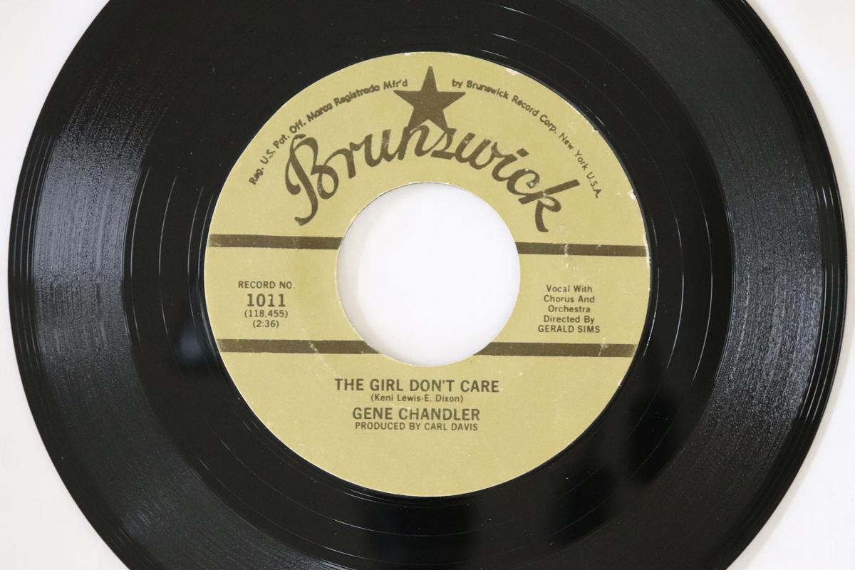 7inch Record GENE CHANDLER - The Girl Don t Care / My Love 1011 Brunswick 1972 US Soul/Funk Used
7inch Record GENE CHANDLER - The Girl Don t Care / My Love 1011 Brunswick 1972 US Soul/Funk Used