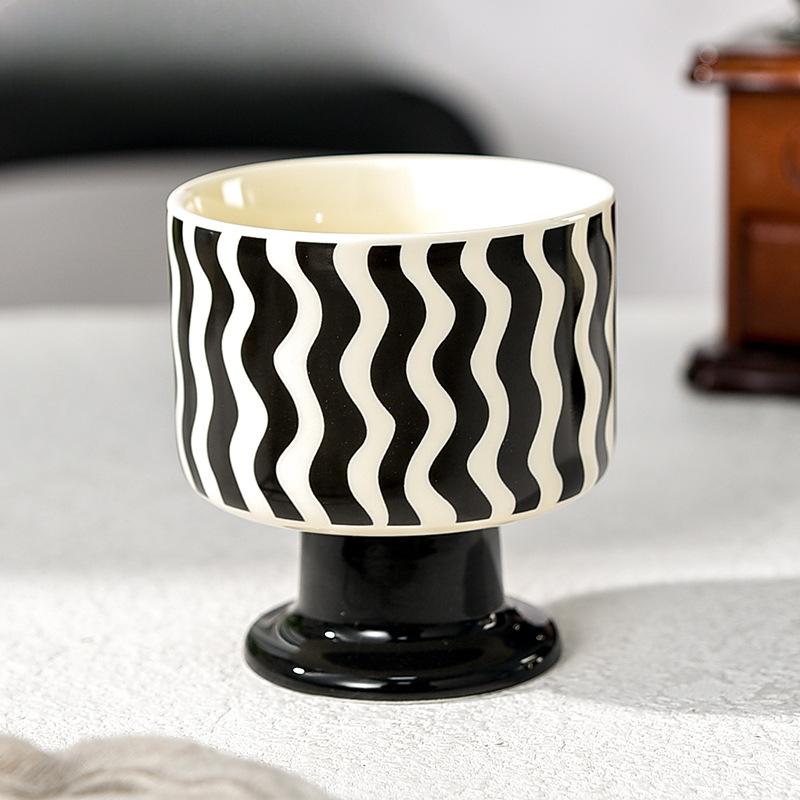 Керамическая чашка для мороженого на высокой ножке, кофейная чашка, женская, черно-белая, высококлассная, легкая роскошь, высокая ценность, коммерческая десертная чашка 220ml