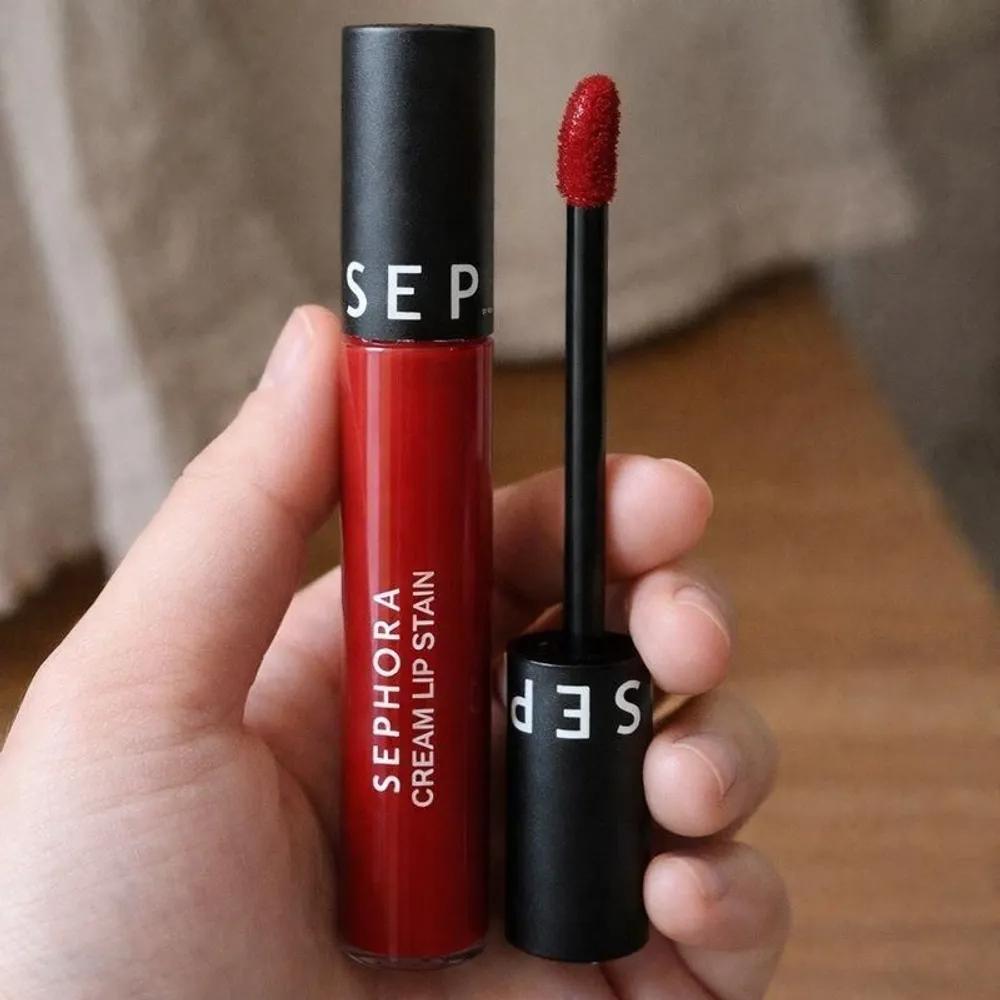 SEPORA Cream Lip Stain 1 Pack 01 Always Red Cream Lip Stain 10HR Liquid Lipstick
SEPORA Cream Lip Stain 1 Pack 01 Always Red Cream Lip Stain 10HR Liquid Lipstick