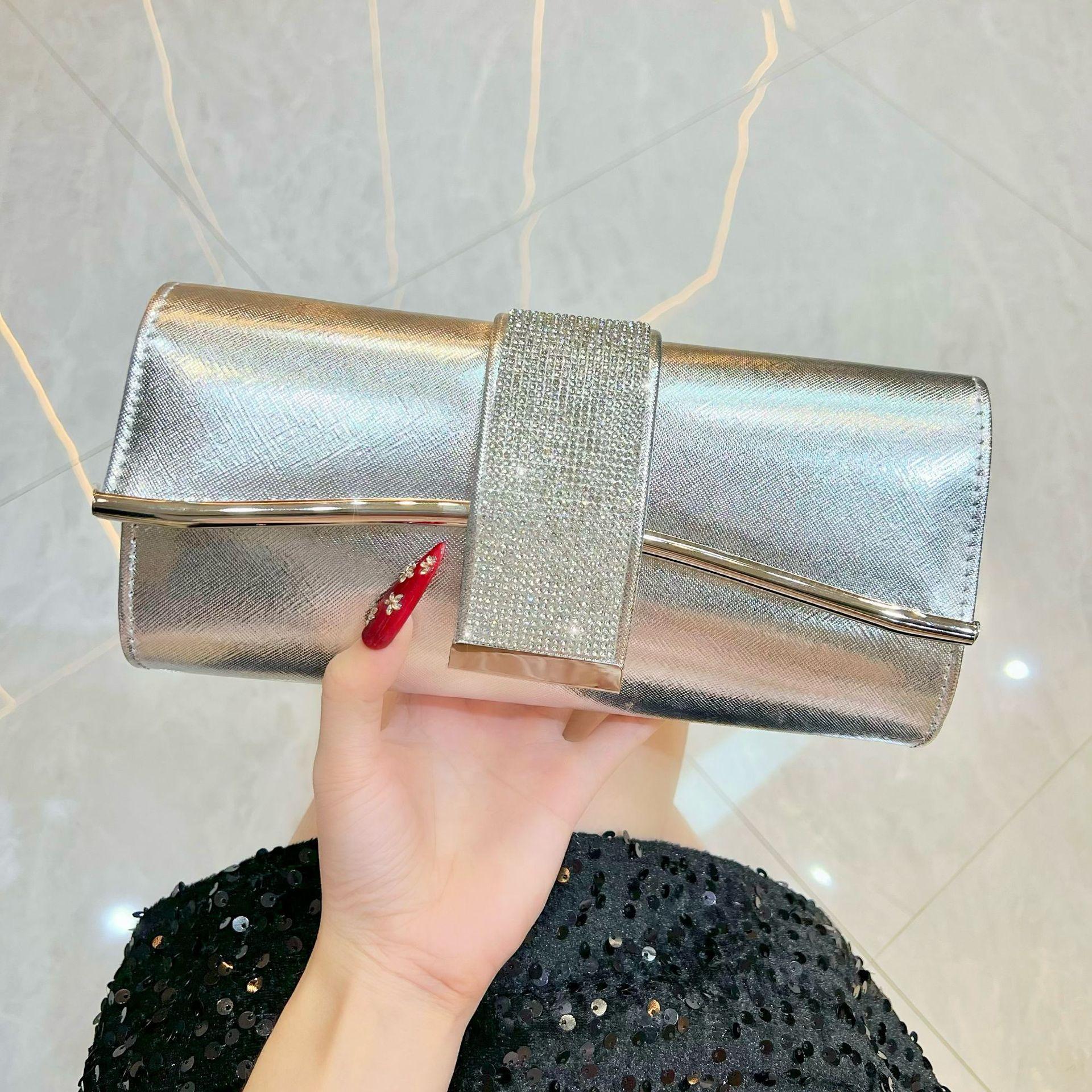 2025 New Luxury Rhinestone Clutch Purse Women Designer Sparkle Evening Bag Bride Wedding Party Prom Handbag for Dresses Gifts 12-24.5-5cm срібний
2025 New Luxury Rhinestone Clutch Purse Women Designer Sparkle Evening Bag Bride Wedding Party Prom Handbag for Dresses Gifts 12-24.5-5cm срібний