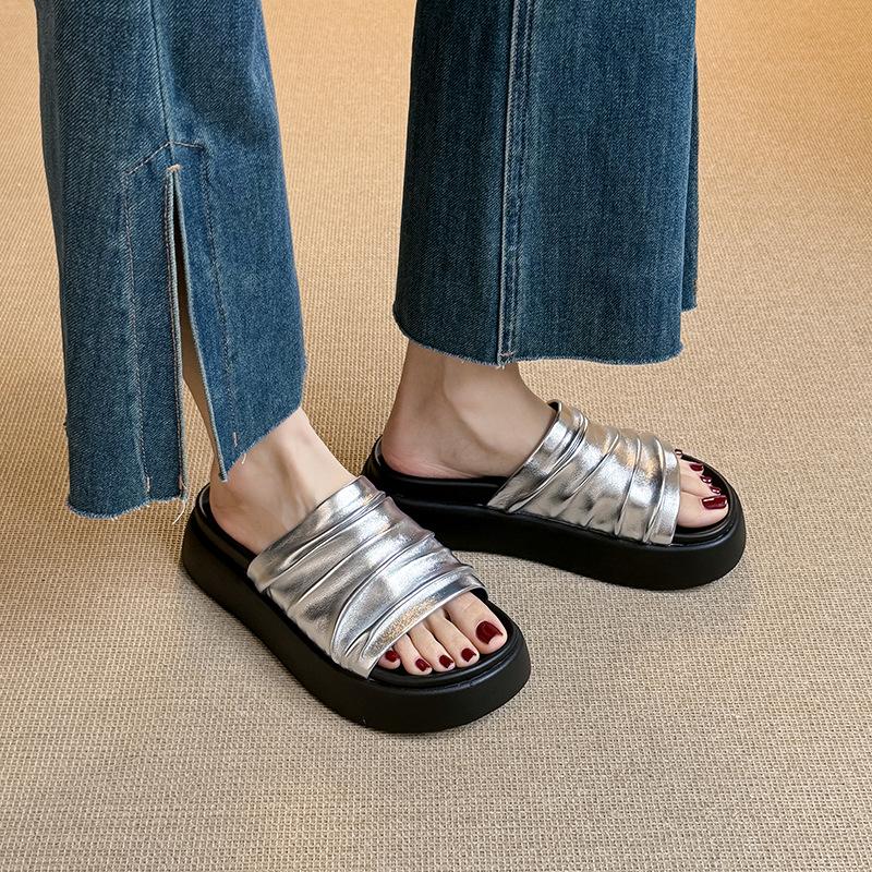 Soft leather version pleated soft leather one-word platform slippers women summer wear one-pedal lazy shoes seaside vacation beach shoes 40
Soft leather version pleated soft leather one-word platform slippers women summer wear one-pedal lazy shoes seaside vacation beach shoes 40