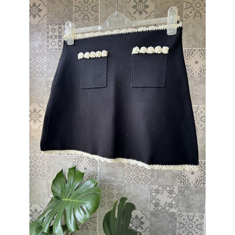 Cross Bridge Xiaolu Elegant Fashion White Knitted Patchwork Black Small Bag Dress Lace overskirt 34XS
Cross Bridge Xiaolu Elegant Fashion White Knitted Patchwork Black Small Bag Dress Lace overskirt 34XS