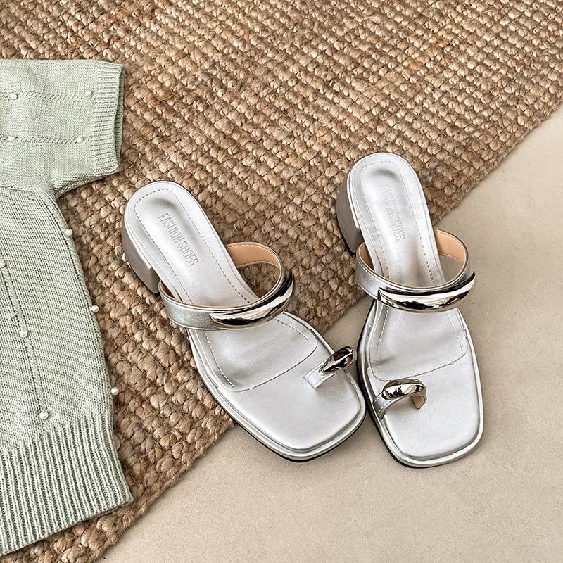 Fashion Hot Selling 2025 Women s New Toe Clamped Slippers for Women s Summer Outdoor Wear Metal Buckle Flat Bottomed Beach Sandals 39 серебряный
Fashion Hot Selling 2025 Women s New Toe Clamped Slippers for Women s Summer Outdoor Wear Metal Buckle Flat Bottomed Beach Sandals 39 серебряный