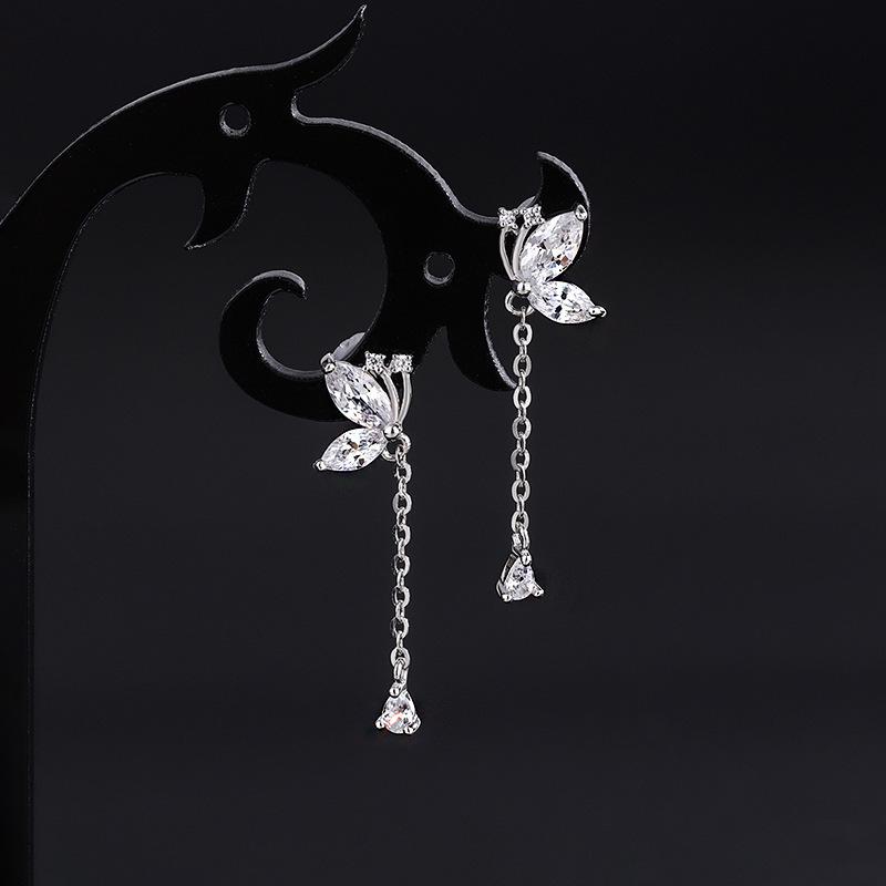 Elegant Butterfly Diamond Tassel Earrings: Pure Silver, Versatile European & American Style
Elegant Butterfly Diamond Tassel Earrings: Pure Silver, Versatile European & American Style