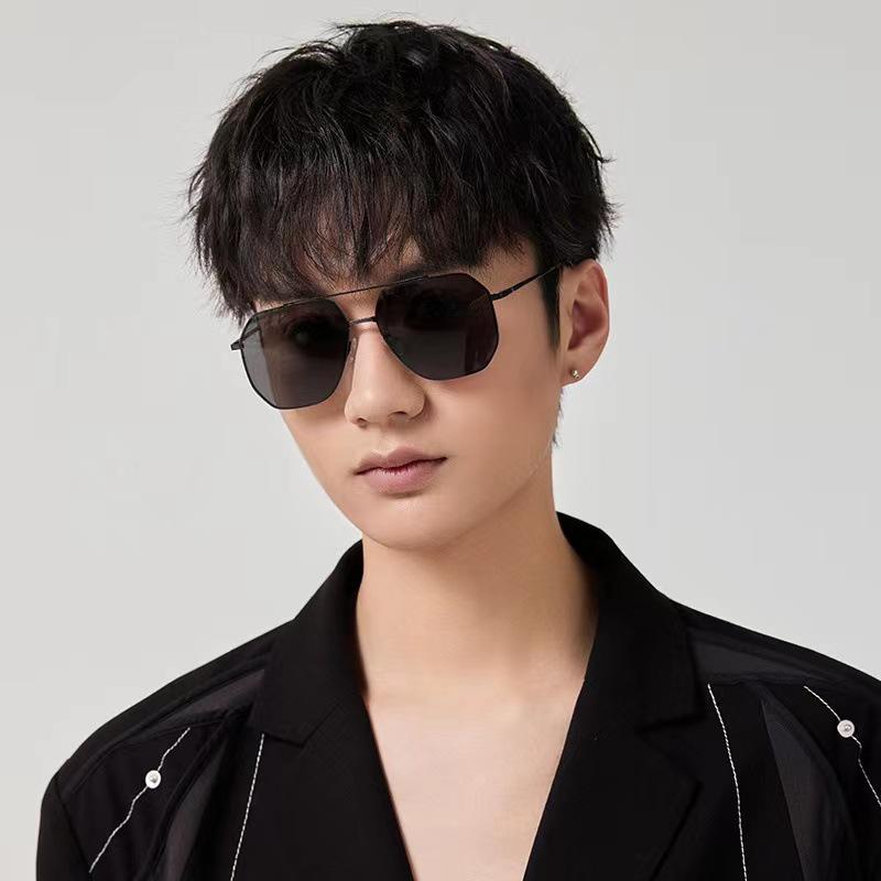 2023 Men s Retro Hong Kong Style Polarized Sunglasses - UV Protection for Driving Standard
2023 Men s Retro Hong Kong Style Polarized Sunglasses - UV Protection for Driving Standard