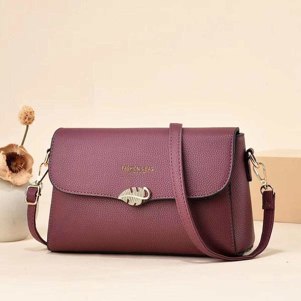 Fashionable Soft Leather Pillow Shape Handbag For Women Available In Various Colors
Fashionable Soft Leather Pillow Shape Handbag For Women Available In Various Colors