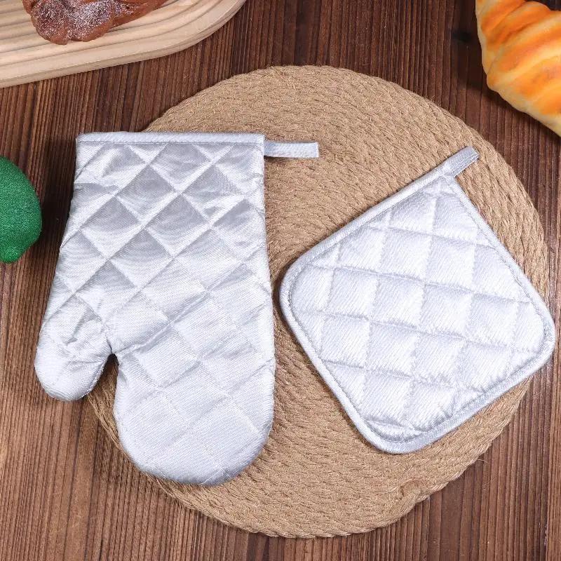 1Set High-Temperature Resistant Polyester Oven Baking Gloves And Microwave Mitts - Kitchen Baking Tools срібний
1Set High-Temperature Resistant Polyester Oven Baking Gloves And Microwave Mitts - Kitchen Baking Tools срібний