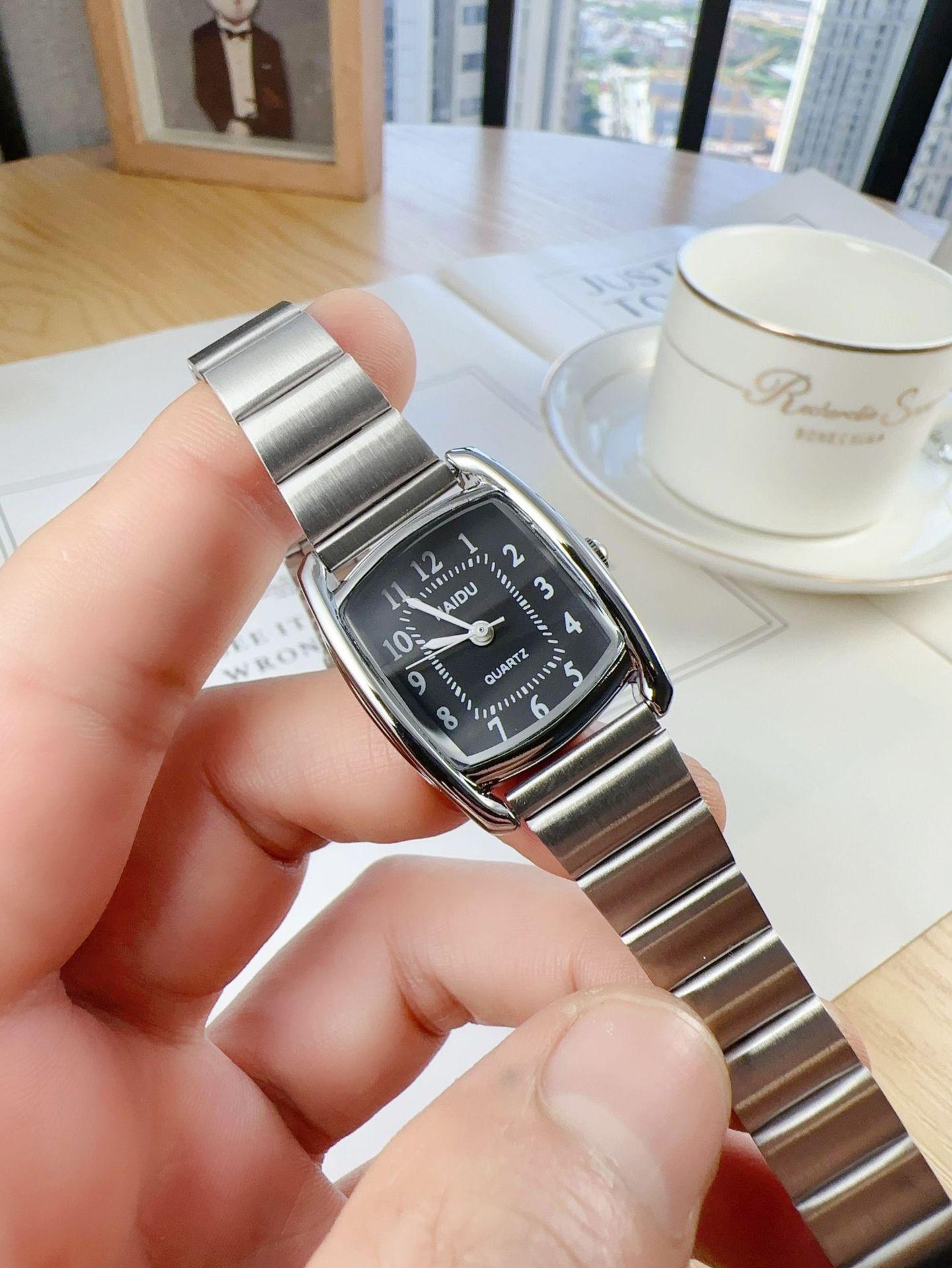 Винтажные женские часы Ремешок из нержавеющей стали Кварцевые часы Арабские цифры Простой циферблат Женские наручные часы Дропшиппинг
Винтажные женские часы Ремешок из нержавеющей стали Кварцевые часы Арабские цифры Простой циферблат Женские наручные часы Дропшиппинг