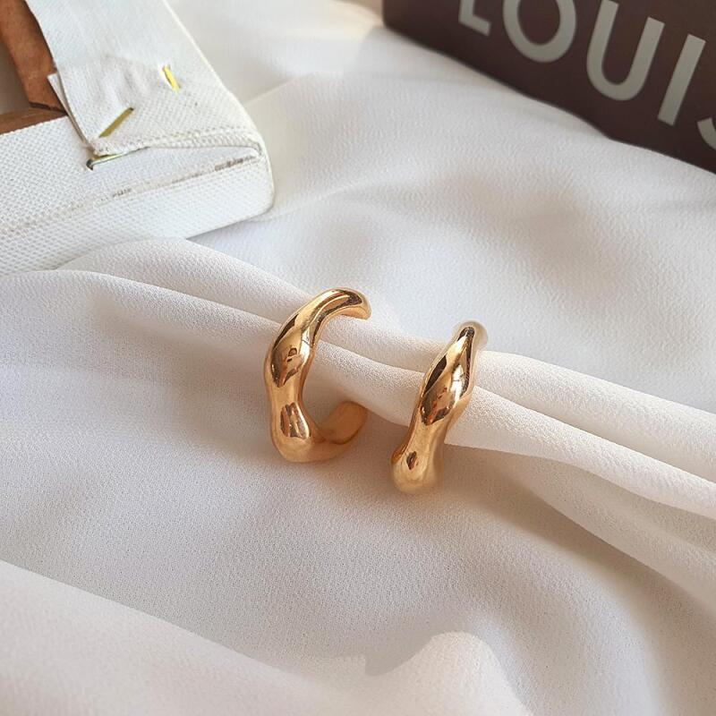 Burnished Glossy Women s Wave Earrings in Gold Bold gold
Burnished Glossy Women s Wave Earrings in Gold Bold gold