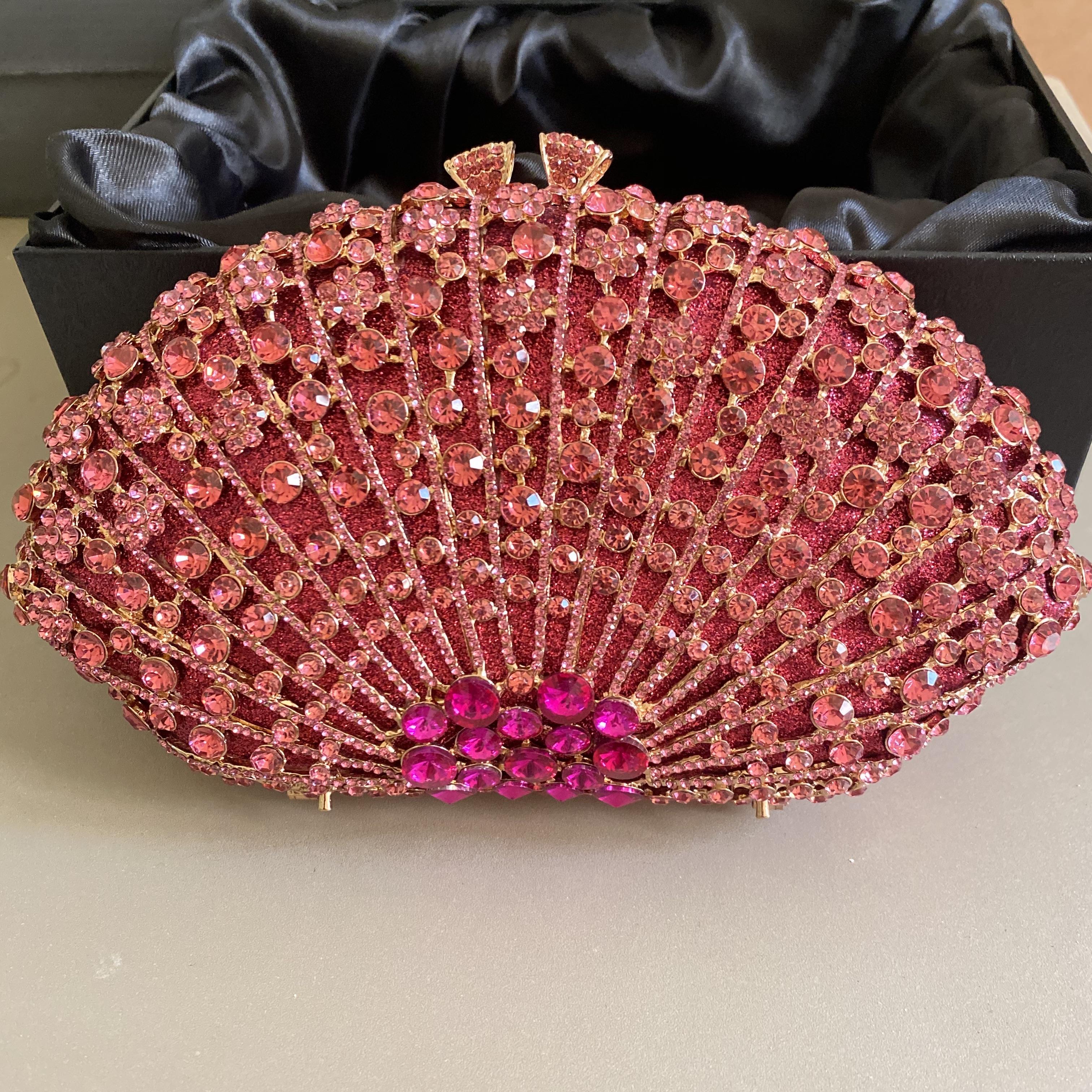 Hollow Out Rose Red Rhinestone Diamond Wedding Purse New Fashion Women’s Crystal Evening Clutches BagLady Chain Party Clutches 20cmX12cmX6cm
Hollow Out Rose Red Rhinestone Diamond Wedding Purse New Fashion Women’s Crystal Evening Clutches BagLady Chain Party Clutches 20cmX12cmX6cm