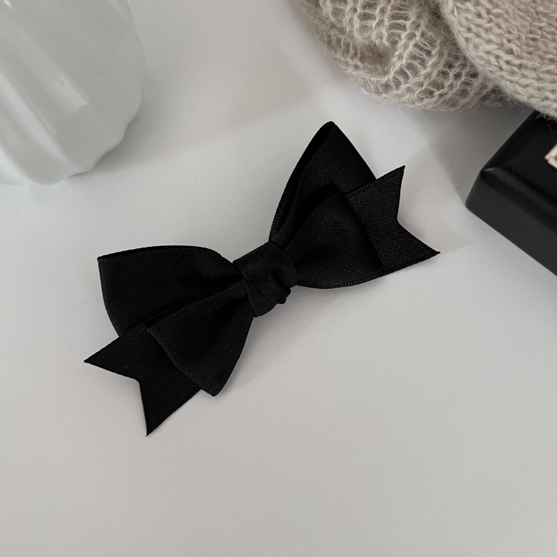 Satin Bow Hair Clip for Girls - Ballerina Style
Satin Bow Hair Clip for Girls - Ballerina Style