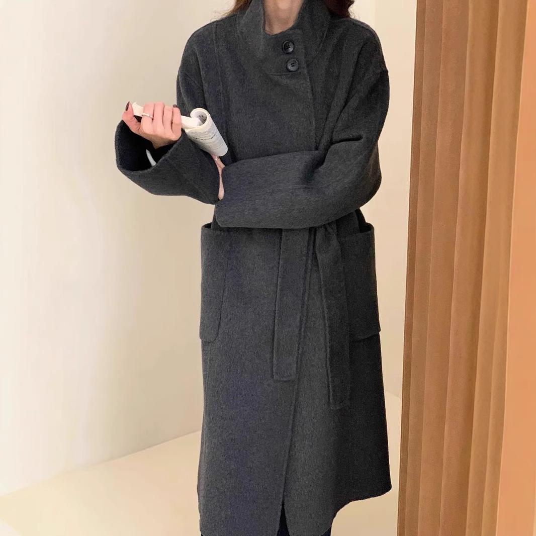 Свободное женское пальто из двухслойной шерсти средней и длинной длины. M
Свободное женское пальто из двухслойной шерсти средней и длинной длины. M