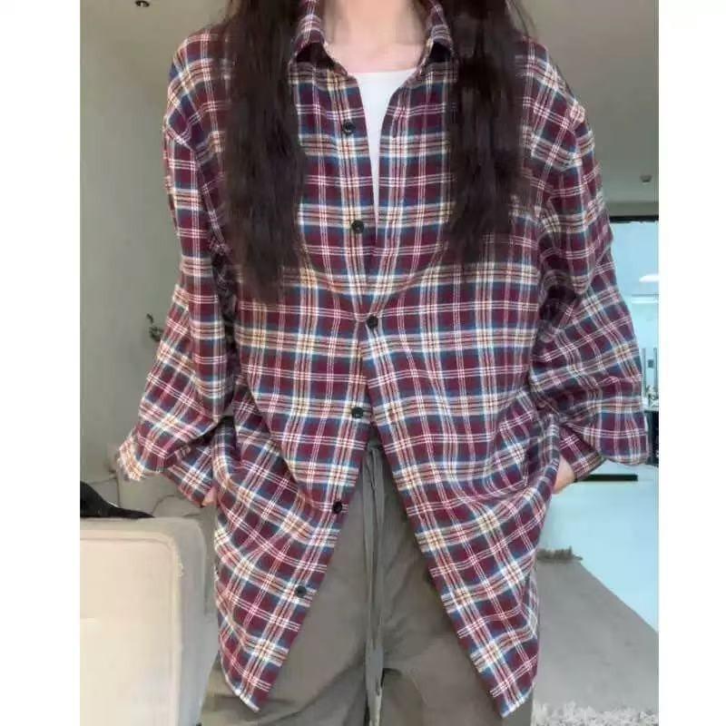 Весенняя мода, элегантные свободные клетчатые женские рубашки, новые поло с воротником на пуговицах, тонкие повседневные блузки, женские простые солнцезащитные офисные женские рубашки 26119 One size красный
Весенняя мода, элегантные свободные клетчатые женские рубашки, новые поло с воротником на пуговицах, тонкие повседневные блузки, женские простые солнцезащитные офисные женские рубашки 26119 One size красный