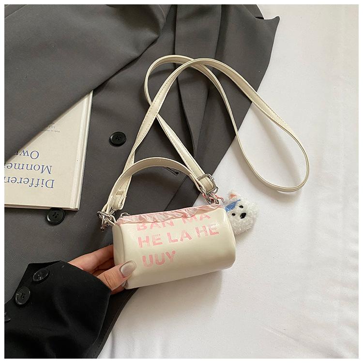 Japan and Korea retro hand-held drum messenger bag women s 2025 summer new sweet mobile phone bag fashion casual shoulder bag
Japan and Korea retro hand-held drum messenger bag women s 2025 summer new sweet mobile phone bag fashion casual shoulder bag