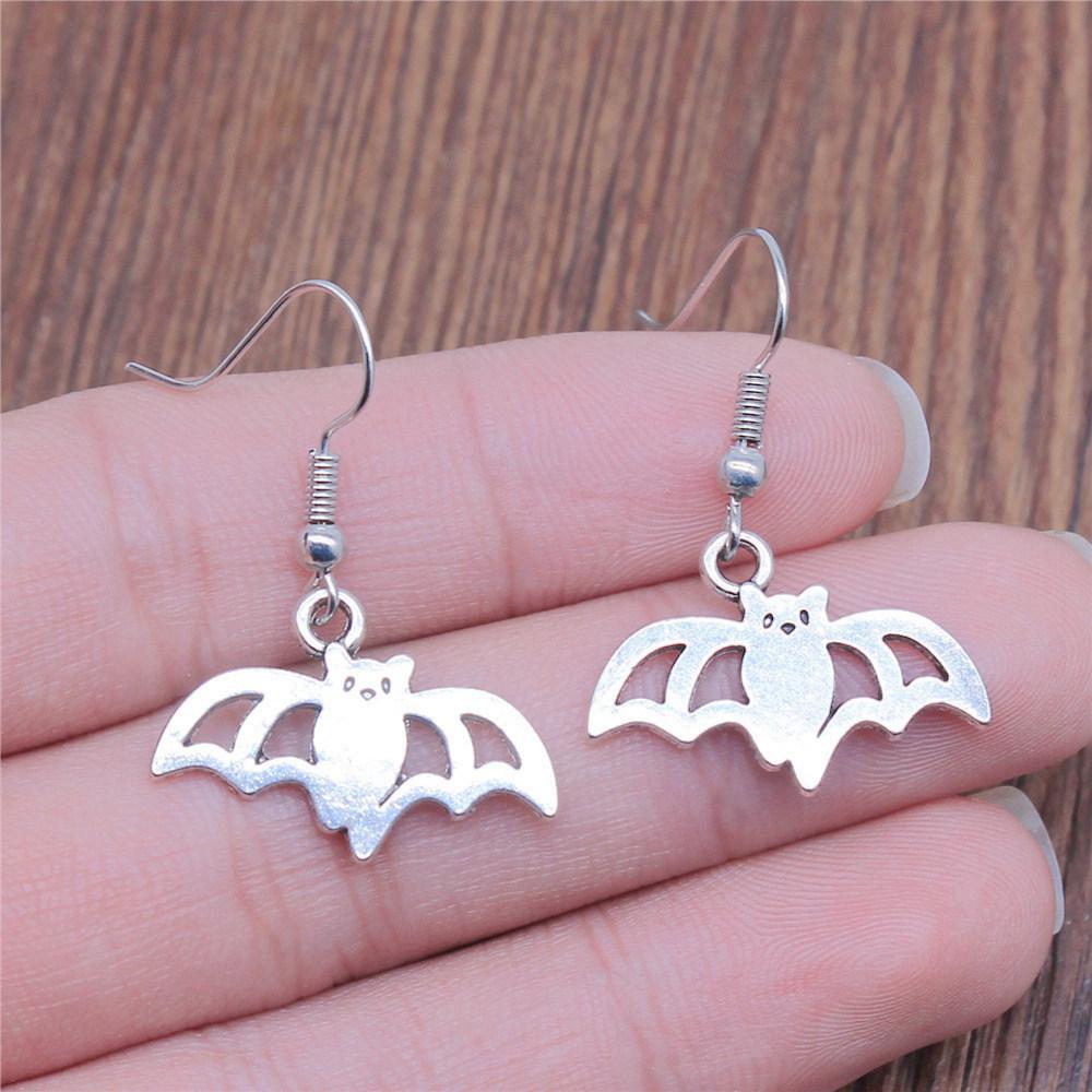 Statement Best-Seller Spider and Bat Gothic Animal Earrings for Graduation Casual Wear Gift A06-1pair-16x24mm
Statement Best-Seller Spider and Bat Gothic Animal Earrings for Graduation Casual Wear Gift A06-1pair-16x24mm