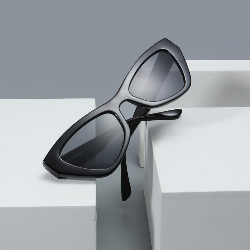 NeoRetro 645 Black none
NeoRetro 645 Black none