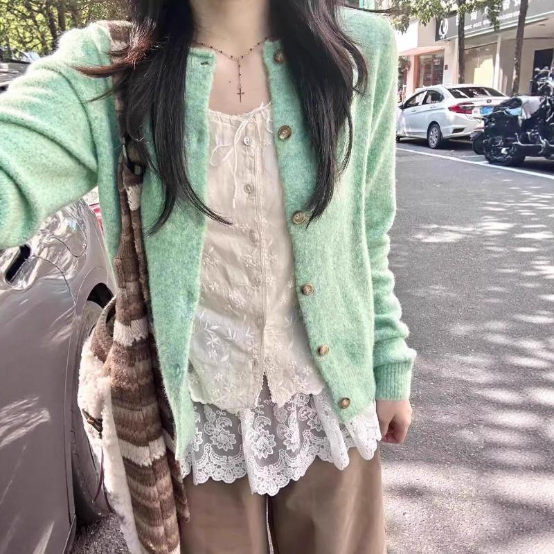 Retro Knitted Cardigan Sweater Jacket New Spring and Autumn Tops Onesize зелений
Retro Knitted Cardigan Sweater Jacket New Spring and Autumn Tops Onesize зелений