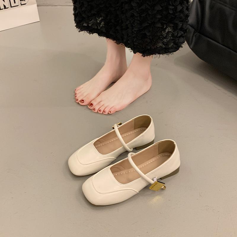 High temperament Mary Jane shoes women s new square head versatile fashion single shoes gentle with skirt princess shoes 35
High temperament Mary Jane shoes women s new square head versatile fashion single shoes gentle with skirt princess shoes 35