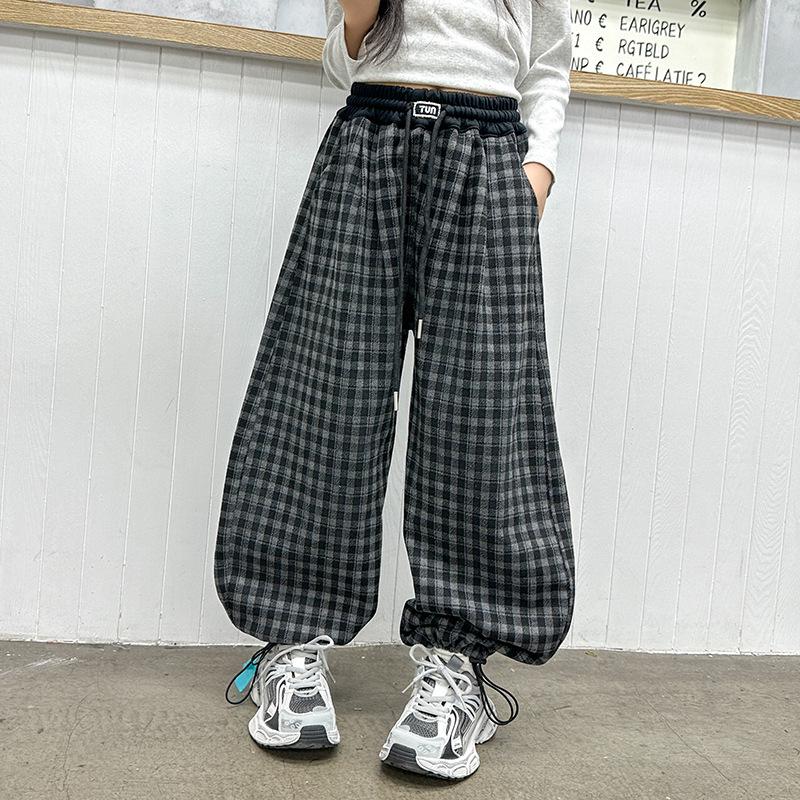 Клетчатые брюки с широкими штанинами для девочек - Стильная детская повседневная одежда на весну и осень 2025 150 cm серый
Клетчатые брюки с широкими штанинами для девочек - Стильная детская повседневная одежда на весну и осень 2025 150 cm серый