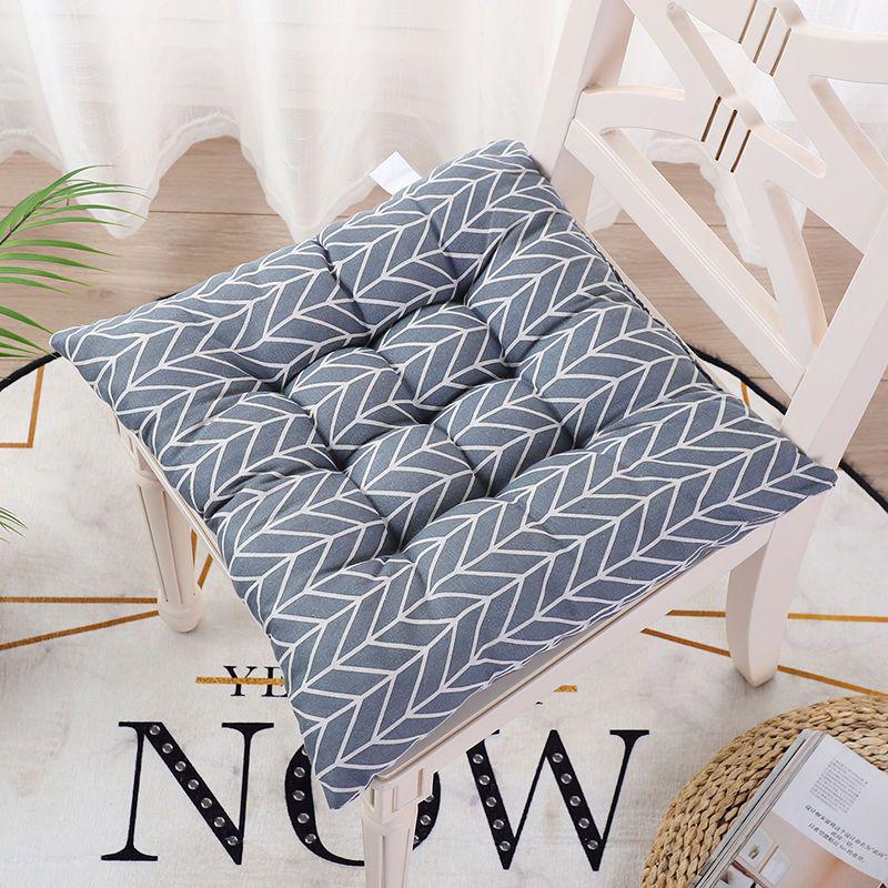 Чотирисезонна інтегрована м яка подушка для сидіння та спинки для офісного крісла або табурета
Чотирисезонна інтегрована м яка подушка для сидіння та спинки для офісного крісла або табурета