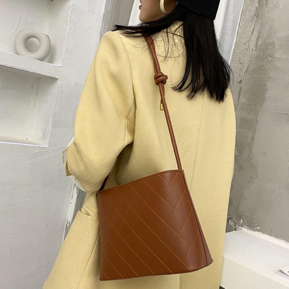 Large Capacity Rhombus Plaid Tote Bag PU Leather Solid Color Shoulder Bag Women хакі
Large Capacity Rhombus Plaid Tote Bag PU Leather Solid Color Shoulder Bag Women хакі
