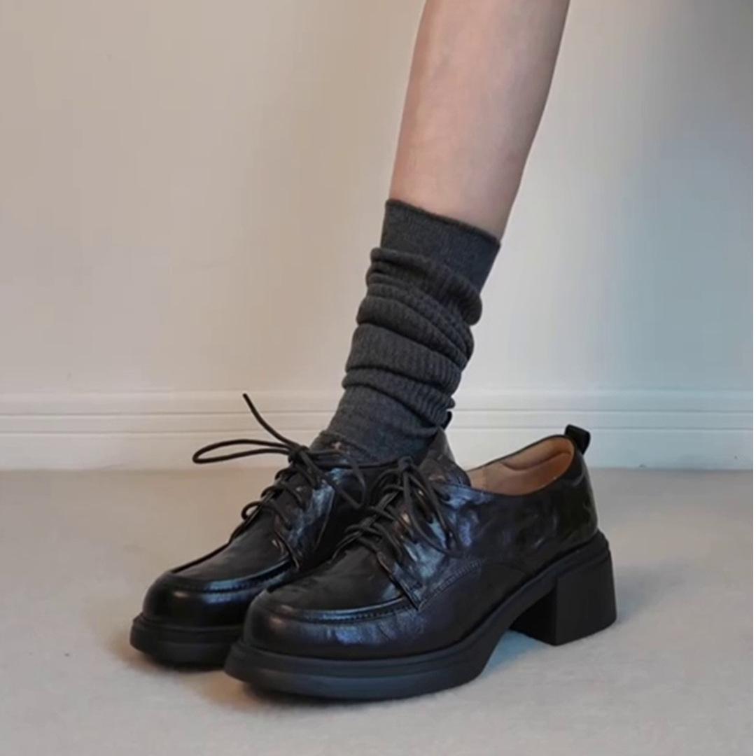 Platform small leather shoes women s lace-up single shoes 2025 new black high heels thick heel British style loafers Martin shoes 40 чорний
Platform small leather shoes women s lace-up single shoes 2025 new black high heels thick heel British style loafers Martin shoes 40 чорний