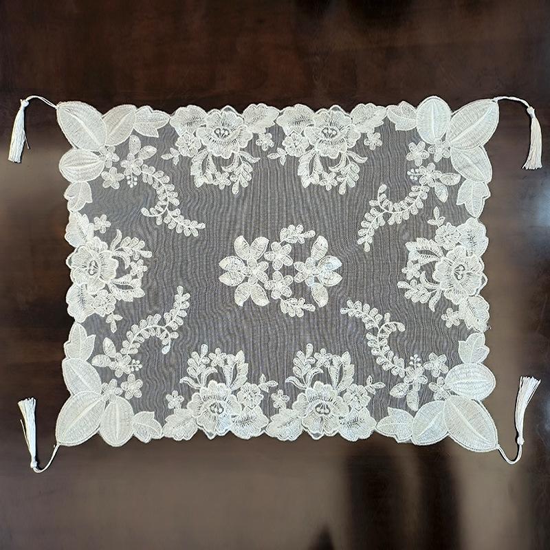 Embroidery lace fringed mesh square square universal cover white beautiful home decoration fabric dust cover 40*40CM
Embroidery lace fringed mesh square square universal cover white beautiful home decoration fabric dust cover 40*40CM