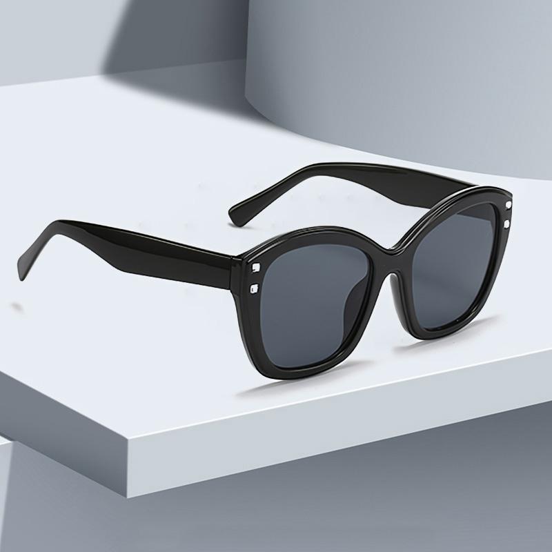 Large Frame Cat Eye Sunglasses with Transparent Black Border Fashionable Frame Shape Personalized Design Fashionable Female Eyewear
Large Frame Cat Eye Sunglasses with Transparent Black Border Fashionable Frame Shape Personalized Design Fashionable Female Eyewear