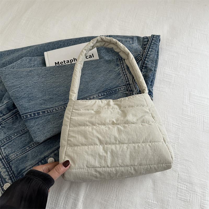 Chic Versatile Large Capacity Underarm Bag In Solid Colors For Everyday Use бежевий
Chic Versatile Large Capacity Underarm Bag In Solid Colors For Everyday Use бежевий