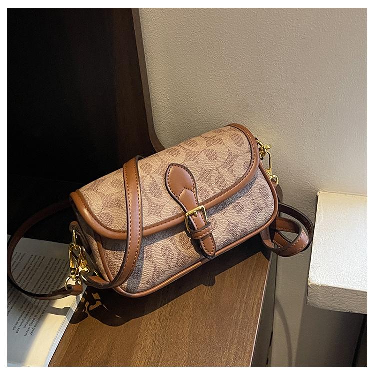 Премиальный сенс универсальная сумка подмышку 2025 лето новая нишевая дизайнерская ретро сумка через плечо мессенджер сумка-седло для поездок на работу коричневый
Премиальный сенс универсальная сумка подмышку 2025 лето новая нишевая дизайнерская ретро сумка через плечо мессенджер сумка-седло для поездок на работу коричневый