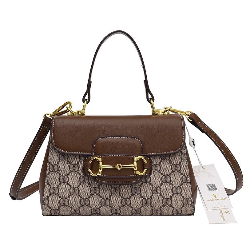 Saddle bag, horse buckle, handbag, new high-end live broadcast, foreign style contrasting colors, one shoulder messenger women s bag коричневий
Saddle bag, horse buckle, handbag, new high-end live broadcast, foreign style contrasting colors, one shoulder messenger women s bag коричневий