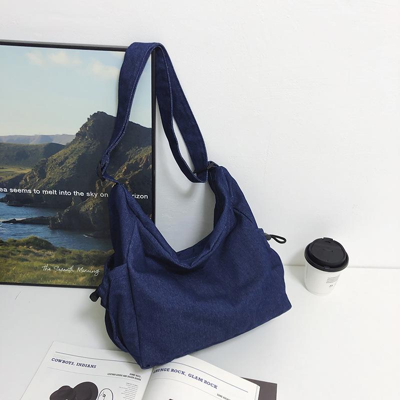 Новая модная сумка-тоут, наплечная сумка, мужская и женская, одинаковая сумка-мессенджер, большая вместимость, повседневная дорожная сумка, универсальная женская сумка, тренд тёмно-синий
Новая модная сумка-тоут, наплечная сумка, мужская и женская, одинаковая сумка-мессенджер, большая вместимость, повседневная дорожная сумка, универсальная женская сумка, тренд тёмно-синий